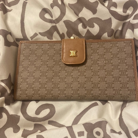 Authentic Celine wallet - Picture 1 of 7